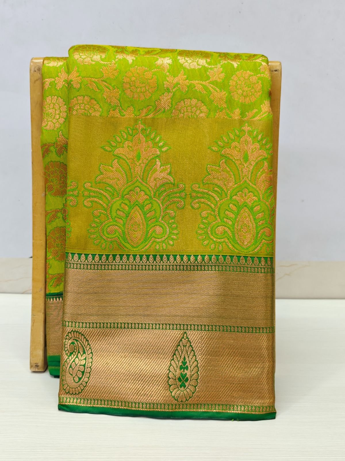 1a13a-2-2.jpg Nira Sowparnika Pattu Saree | 1A13 - Image 1
